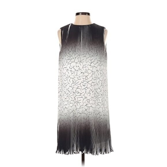 Julia Jordan Style Pleated Dress Size 4 White Black Fairy Hem - Picture 2 of 5